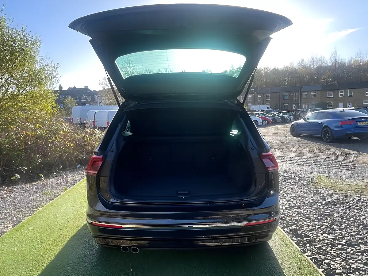 Used 2017 Volkswagen Tiguan R-Line Black - Interior and Exterior details 17