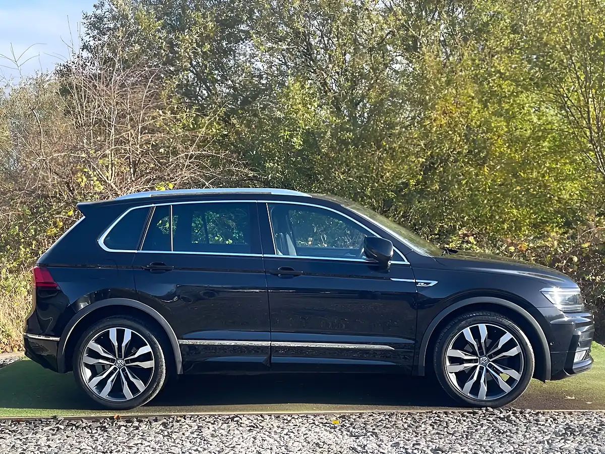 Used 2017 Volkswagen Tiguan R-Line Black - Interior and Exterior details 3