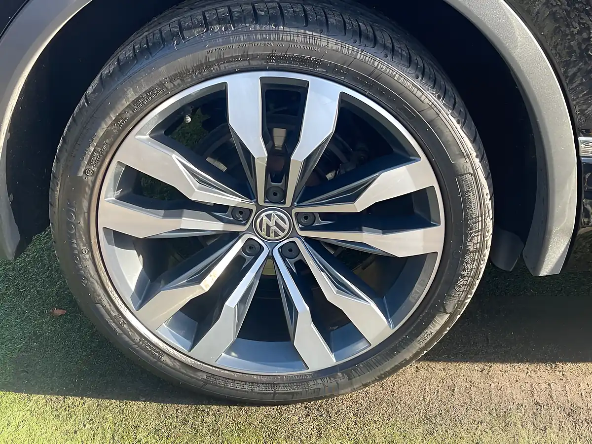 Used 2017 Volkswagen Tiguan R-Line Black - Interior and Exterior details 4