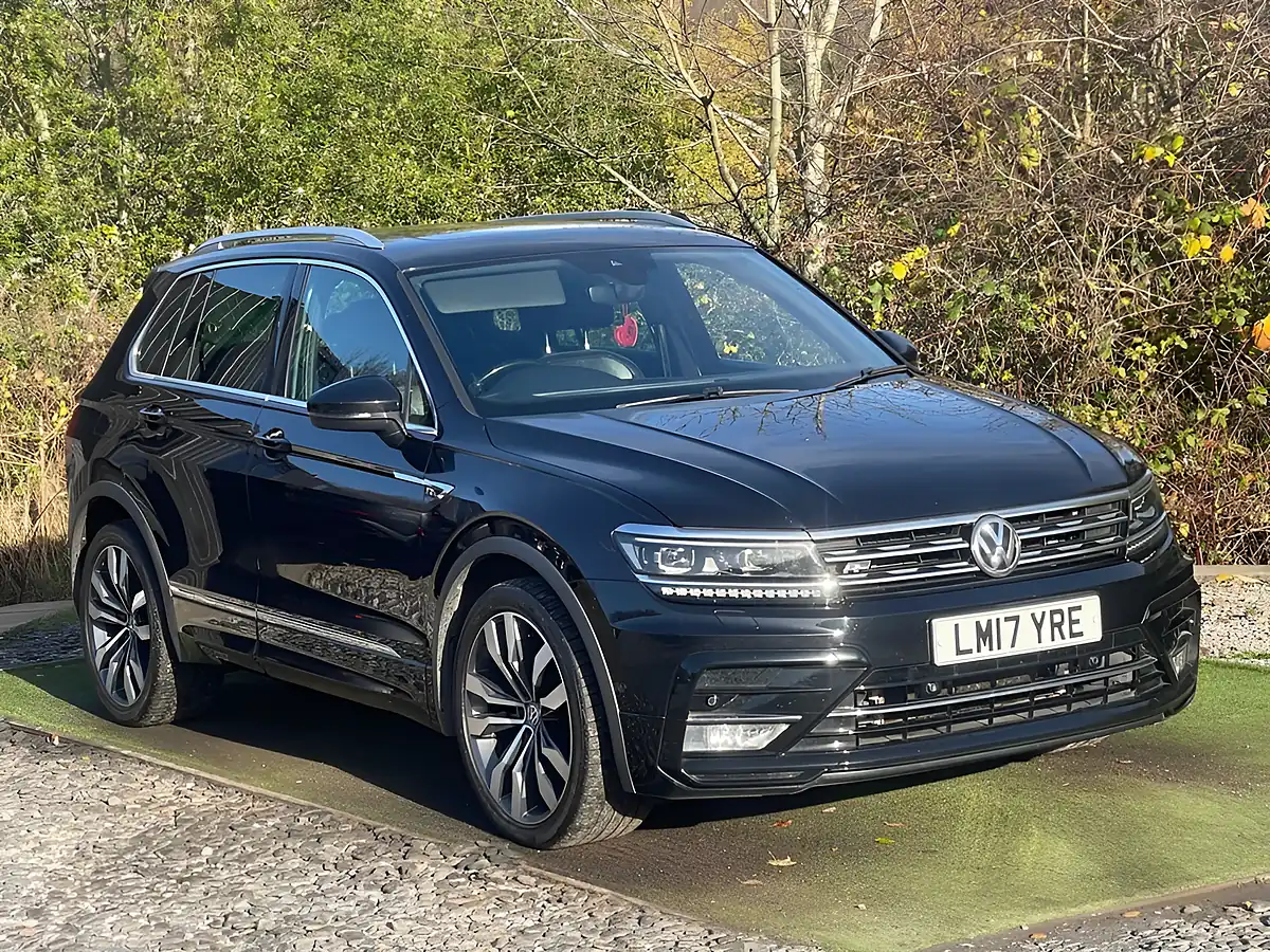 Used 2017 Volkswagen Tiguan R-Line Black - Interior and Exterior details 8