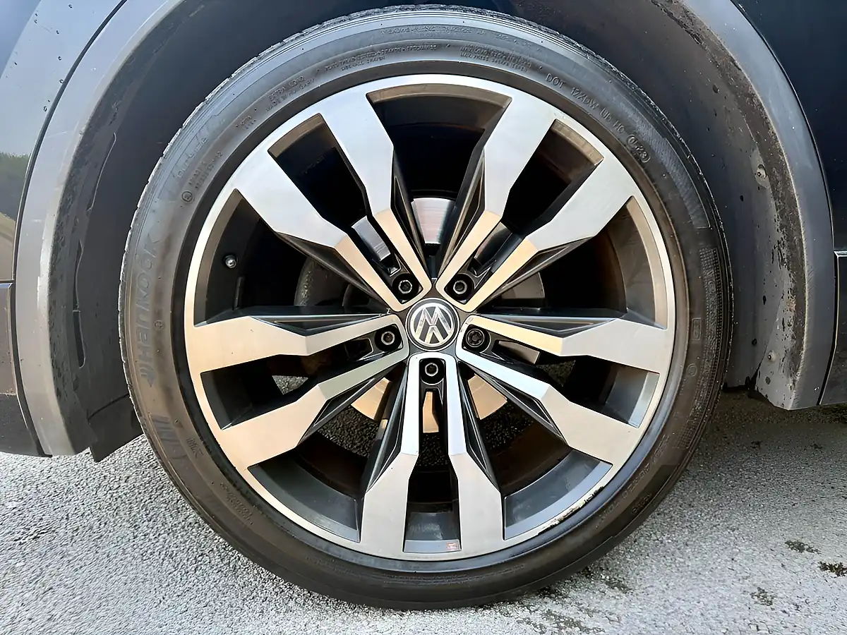 Used 2017 Volkswagen Tiguan R-Line Black - Interior and Exterior details 6