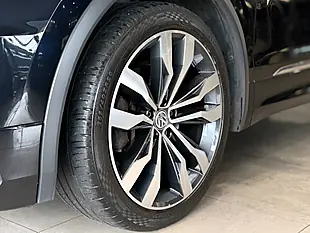 Used 2017 Volkswagen Tiguan R-Line Black - Interior and Exterior details 4