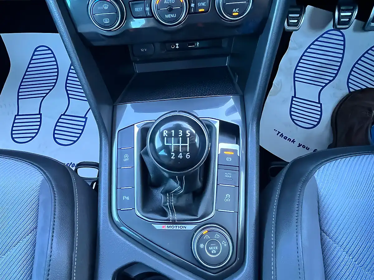 Used 2017 Volkswagen Tiguan R-Line Black - Interior and Exterior details 17