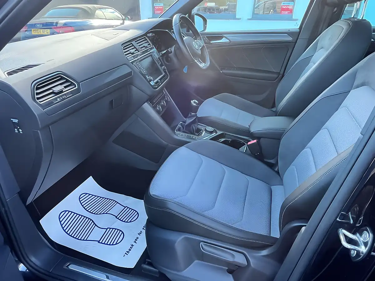 Used 2017 Volkswagen Tiguan R-Line Black - Interior and Exterior details 19