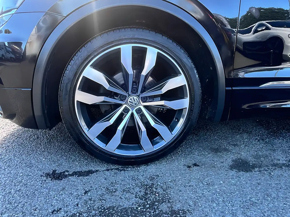 Used 2017 Volkswagen Tiguan R-Line Black - Interior and Exterior details 9