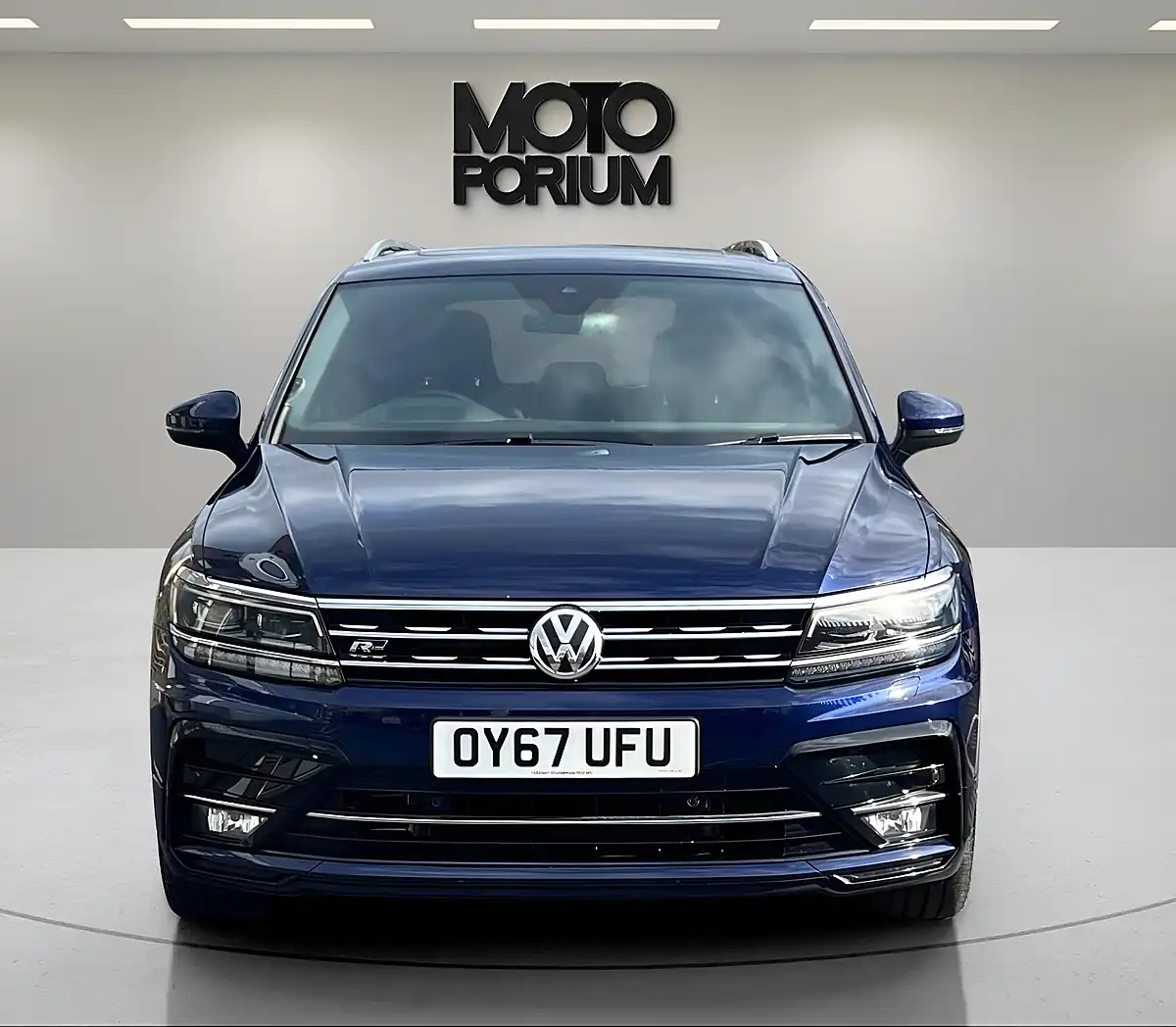 Used 2017 Volkswagen Tiguan R-Line Blue - Interior and Exterior details 4