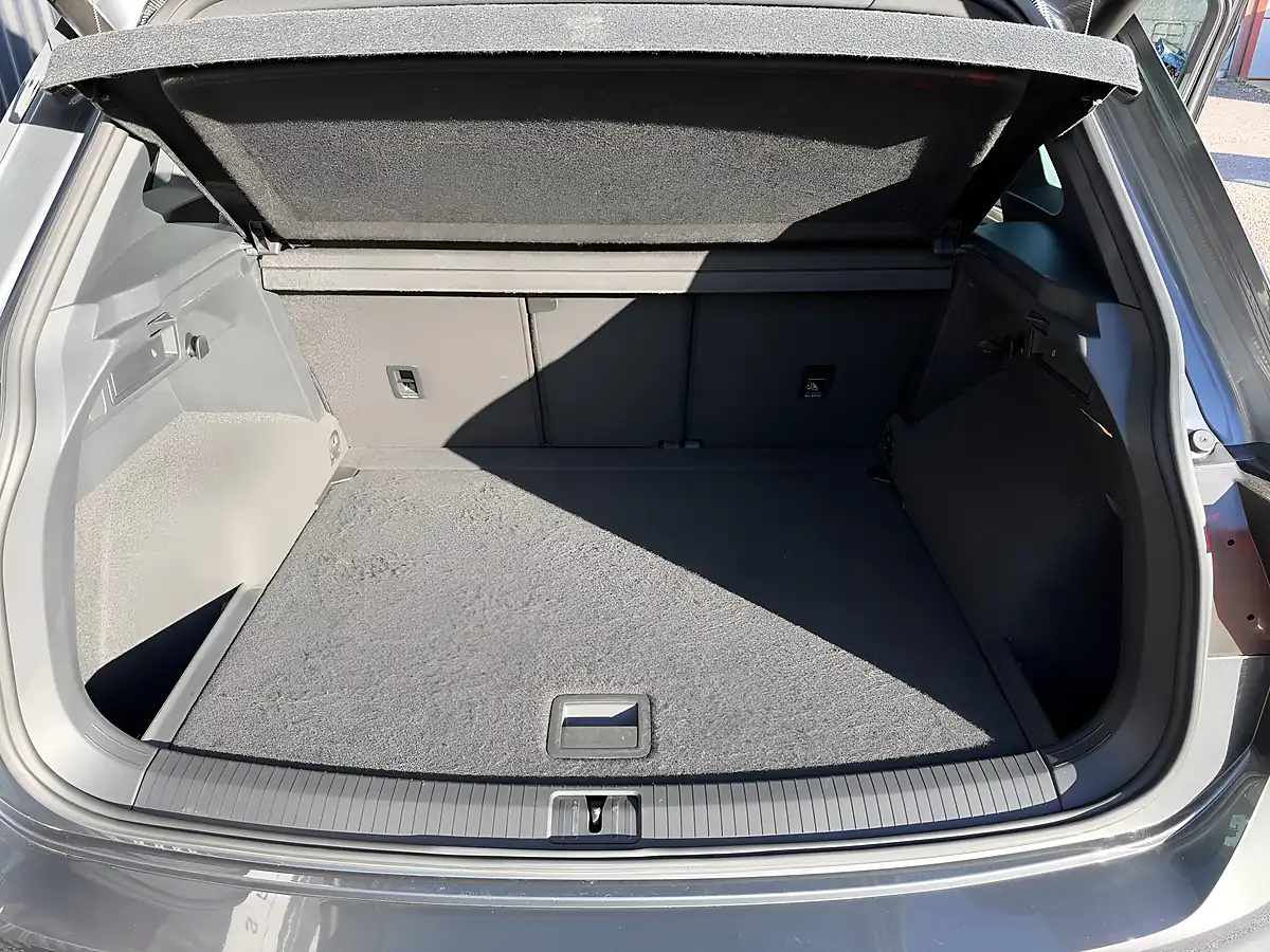 Used 2017 Volkswagen Tiguan R-Line Grey - Interior and Exterior details 19