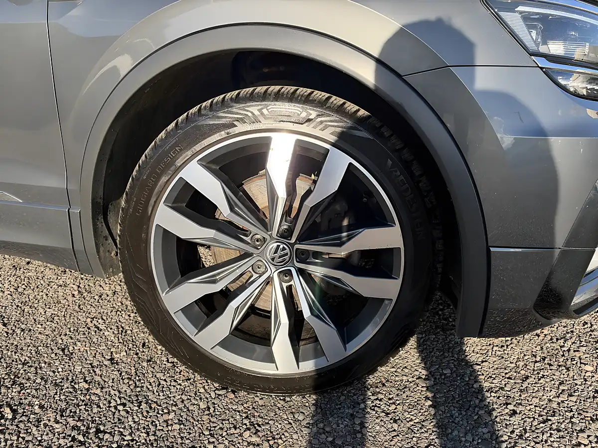 Used 2017 Volkswagen Tiguan R-Line Grey - Interior and Exterior details 3