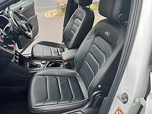 Used 2017 Volkswagen Tiguan R-Line Pure White - Interior and Exterior details 13