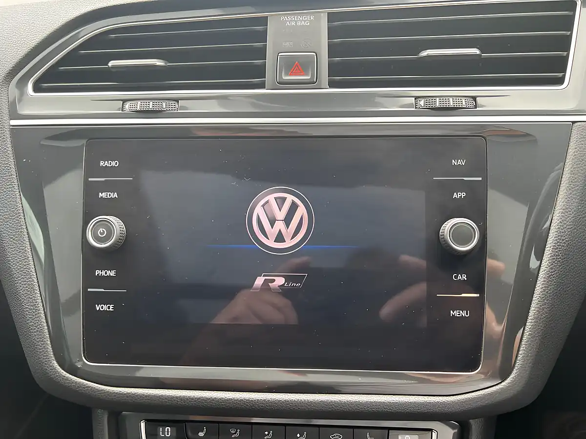 Used 2017 Volkswagen Tiguan R-Line Pure White - Interior and Exterior details 16