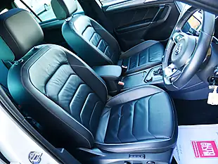 Used 2017 Volkswagen Tiguan R-Line Pure White - Interior and Exterior details 11