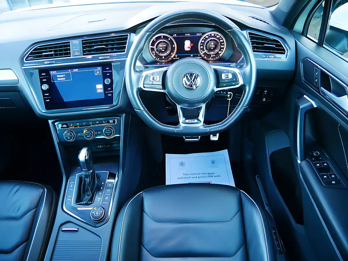 Used 2017 Volkswagen Tiguan R-Line Pure White - Interior and Exterior details 14