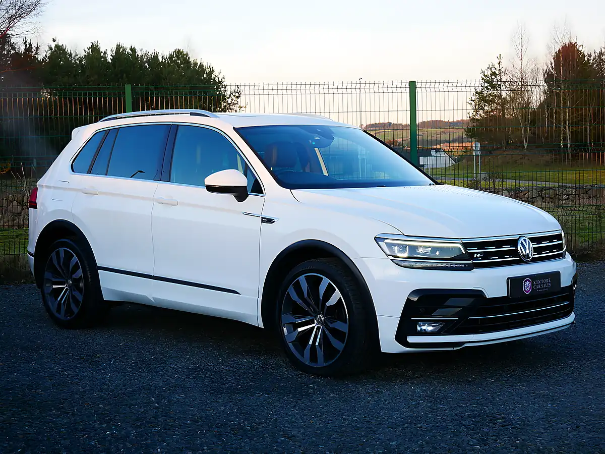 Used 2017 Volkswagen Tiguan R-Line Pure White - Interior and Exterior details 2