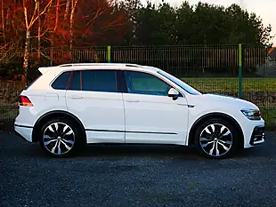 Used 2017 Volkswagen Tiguan R-Line Pure White - Interior and Exterior details 5