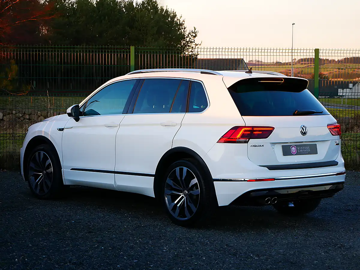Used 2017 Volkswagen Tiguan R-Line Pure White - Interior and Exterior details 7