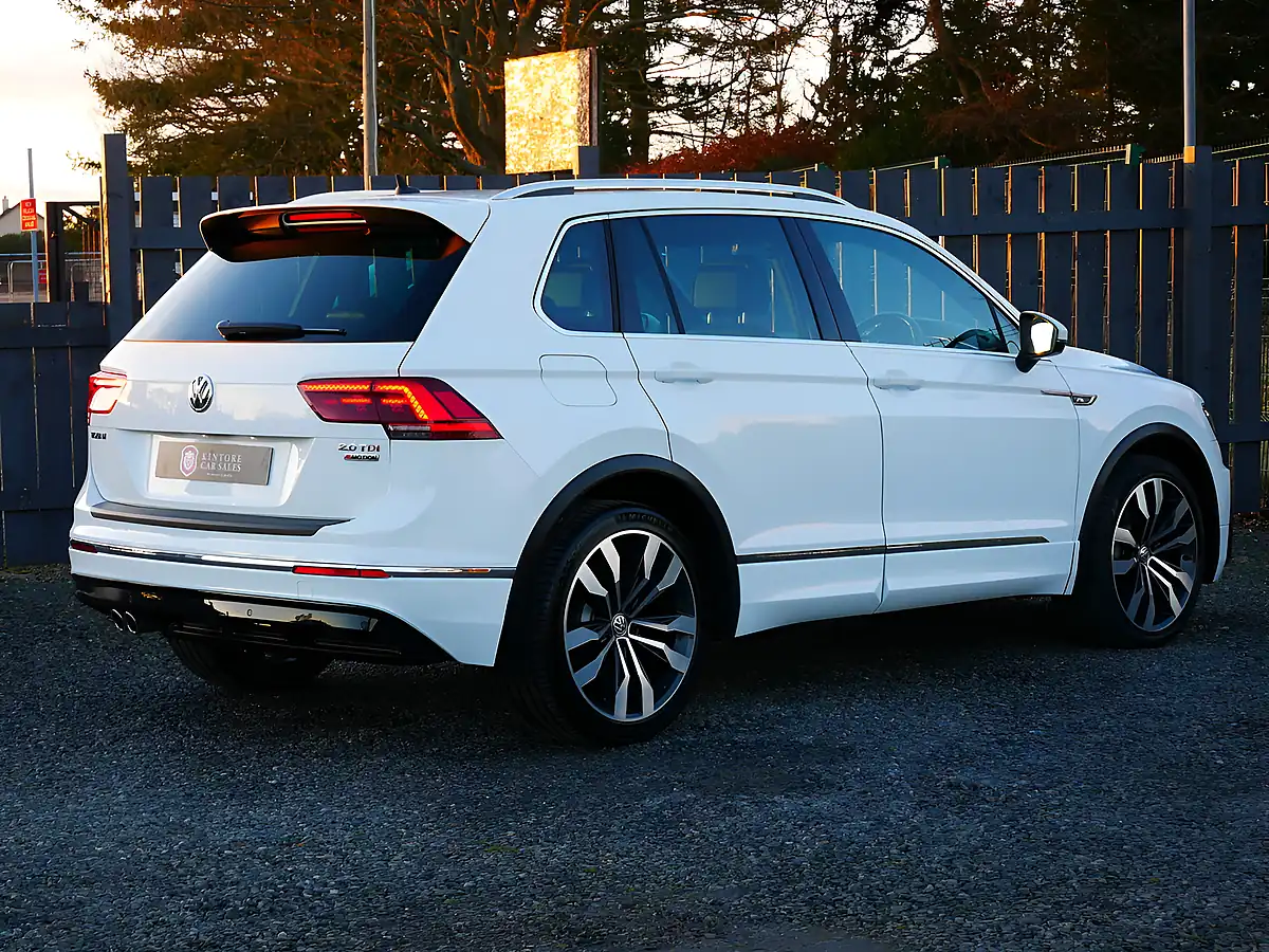 Used 2017 Volkswagen Tiguan R-Line Pure White - Interior and Exterior details 9