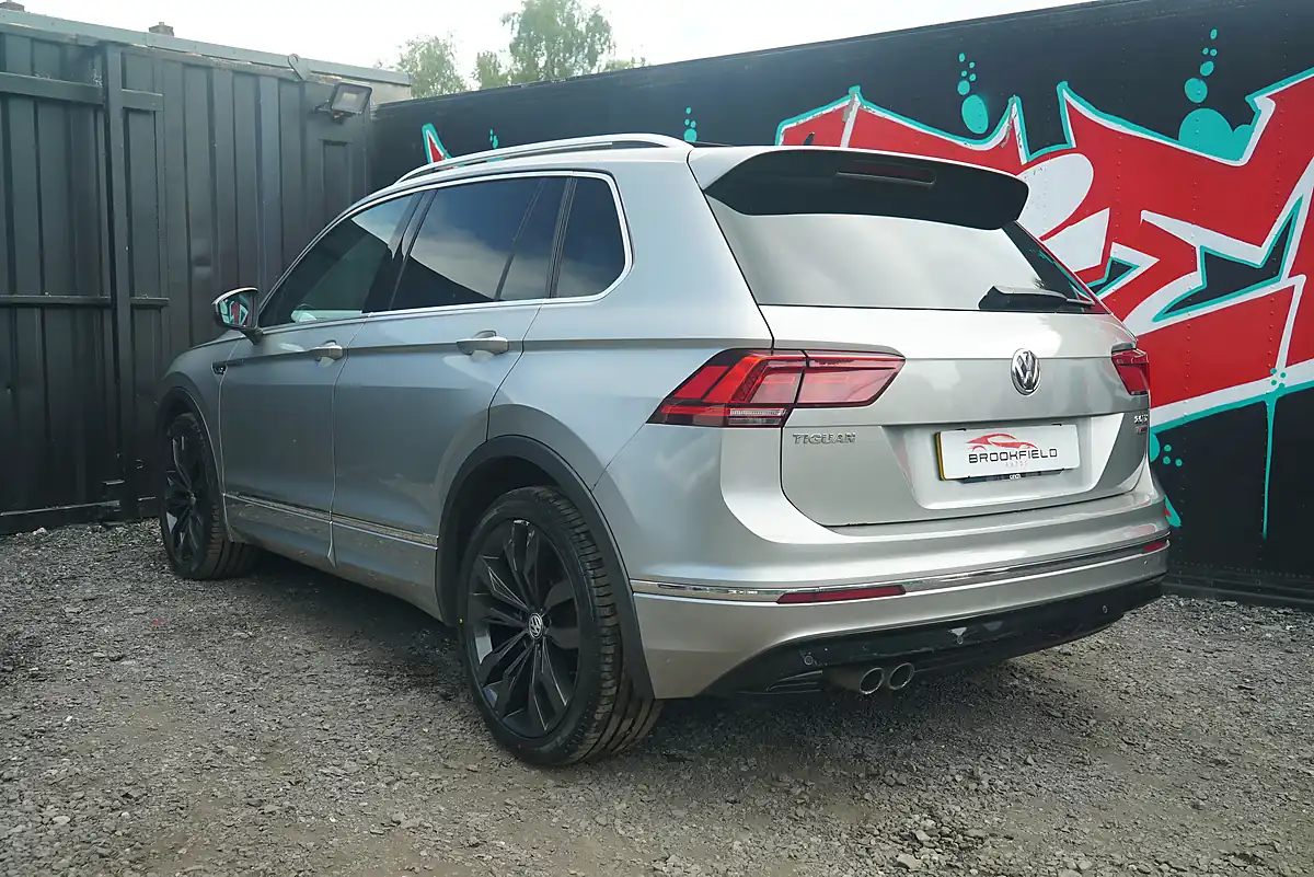 Used 2017 Volkswagen Tiguan R-Line Silver - Interior and Exterior details 10