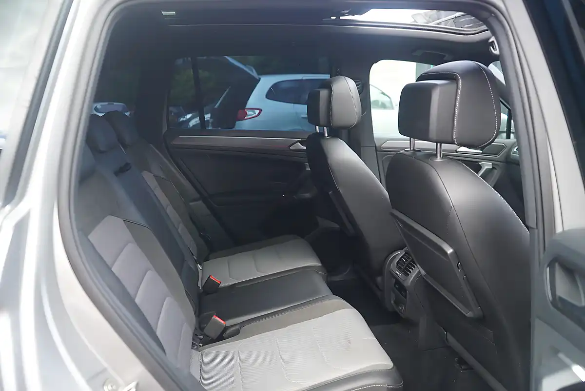 Used 2017 Volkswagen Tiguan R-Line Silver - Interior and Exterior details 16