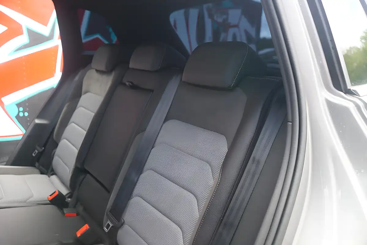 Used 2017 Volkswagen Tiguan R-Line Silver - Interior and Exterior details 18