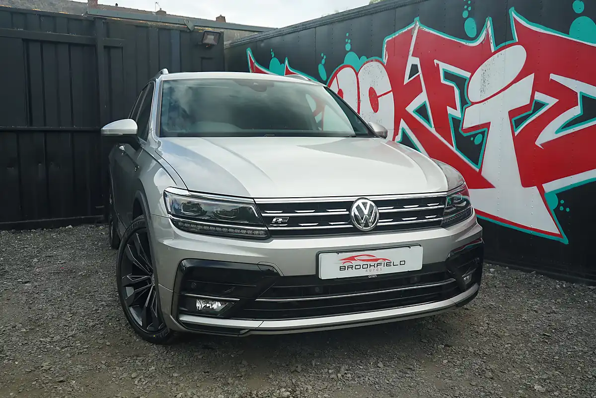 Used 2017 Volkswagen Tiguan R-Line Silver - Interior and Exterior details 3