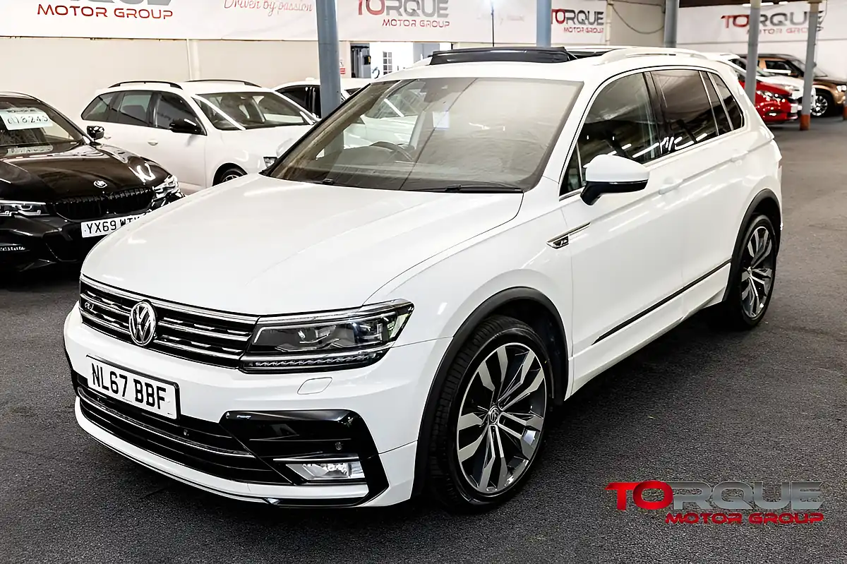 Used 2017 Volkswagen Tiguan R-Line White - Interior and Exterior details 16