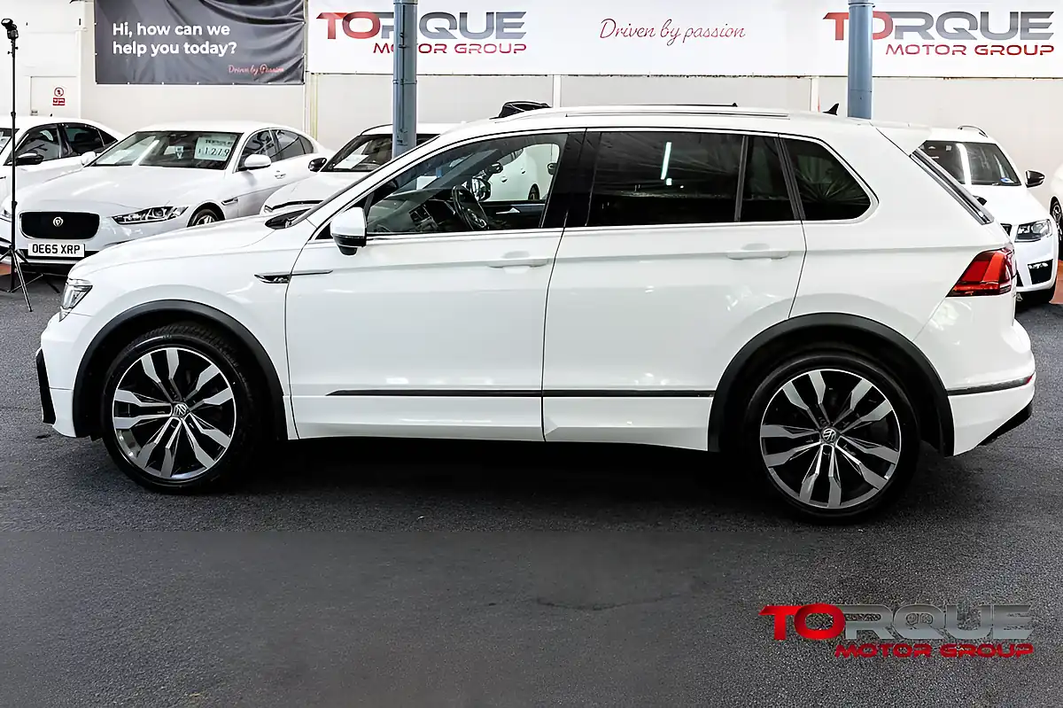 Used 2017 Volkswagen Tiguan R-Line White - Interior and Exterior details 18