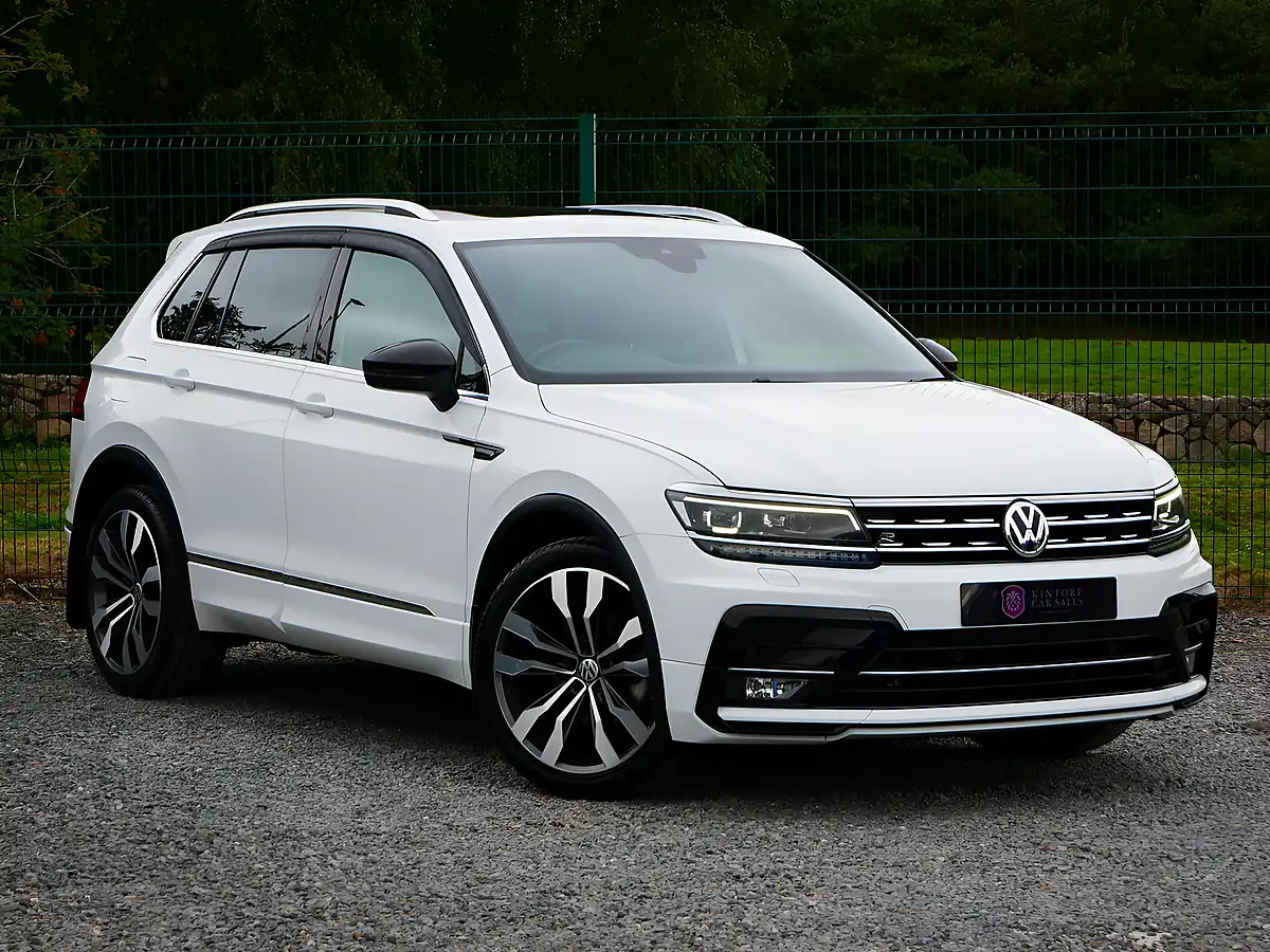 Used 2017 Volkswagen Tiguan R-Line White - Front View