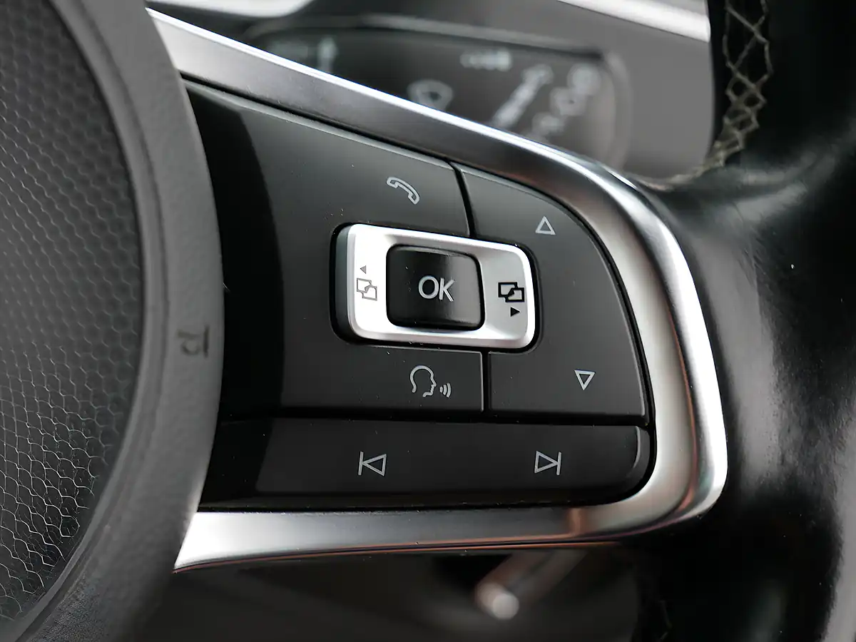 Used 2017 Volkswagen Tiguan R-Line White - Interior and Exterior details 15