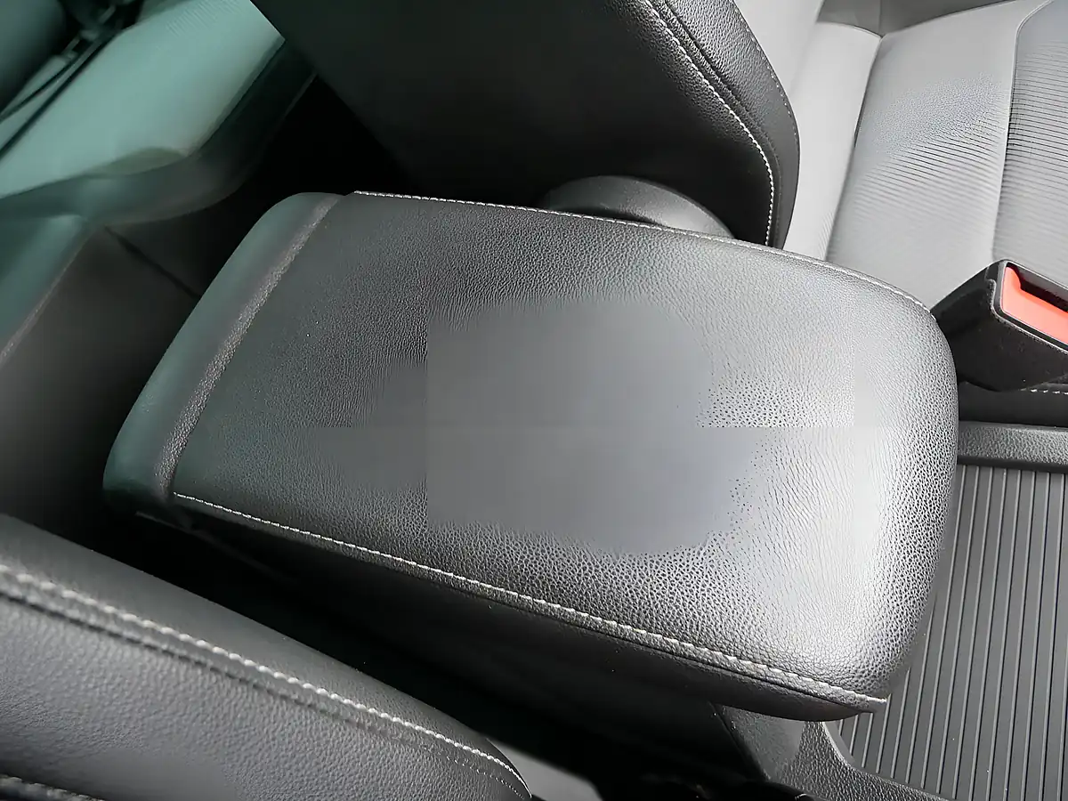 Used 2017 Volkswagen Tiguan R-Line White - Interior and Exterior details 16