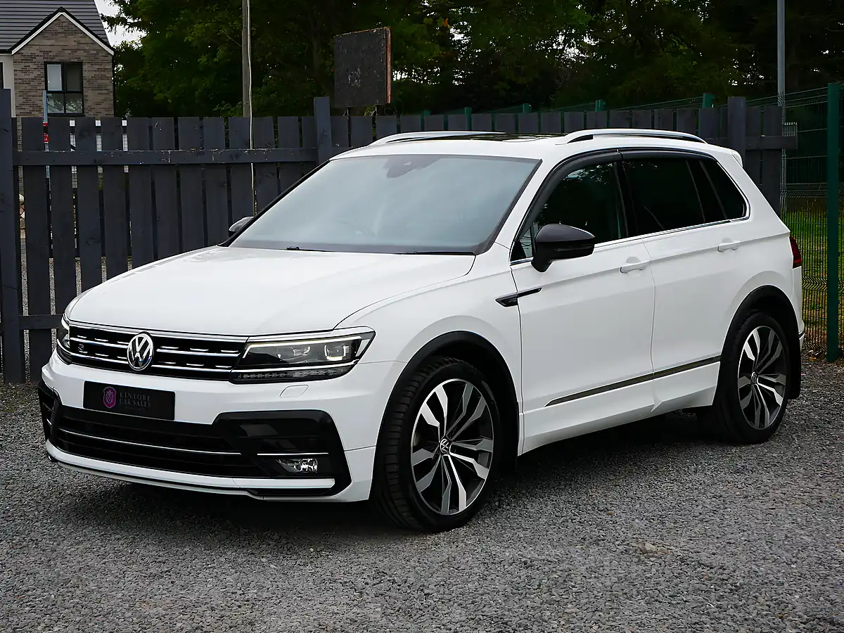 Used 2017 Volkswagen Tiguan R-Line White - Interior and Exterior details 4