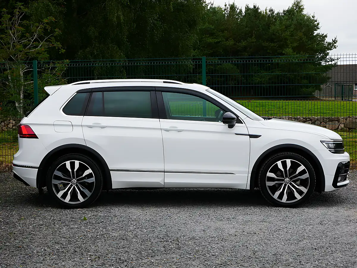 Used 2017 Volkswagen Tiguan R-Line White - Interior and Exterior details 5
