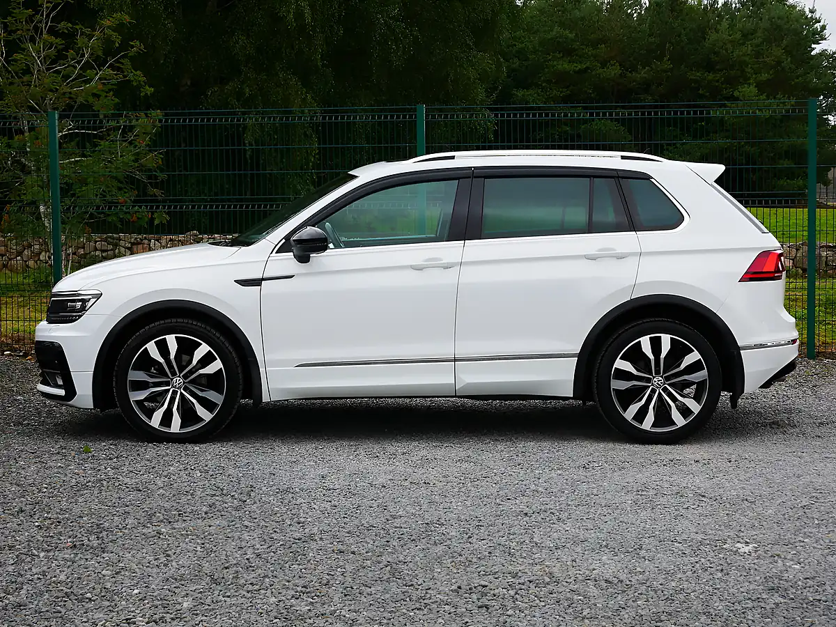 Used 2017 Volkswagen Tiguan R-Line White - Interior and Exterior details 6