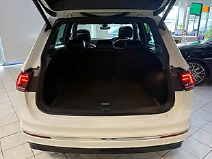 Used 2017 Volkswagen Tiguan R-Line White - Interior and Exterior details 10