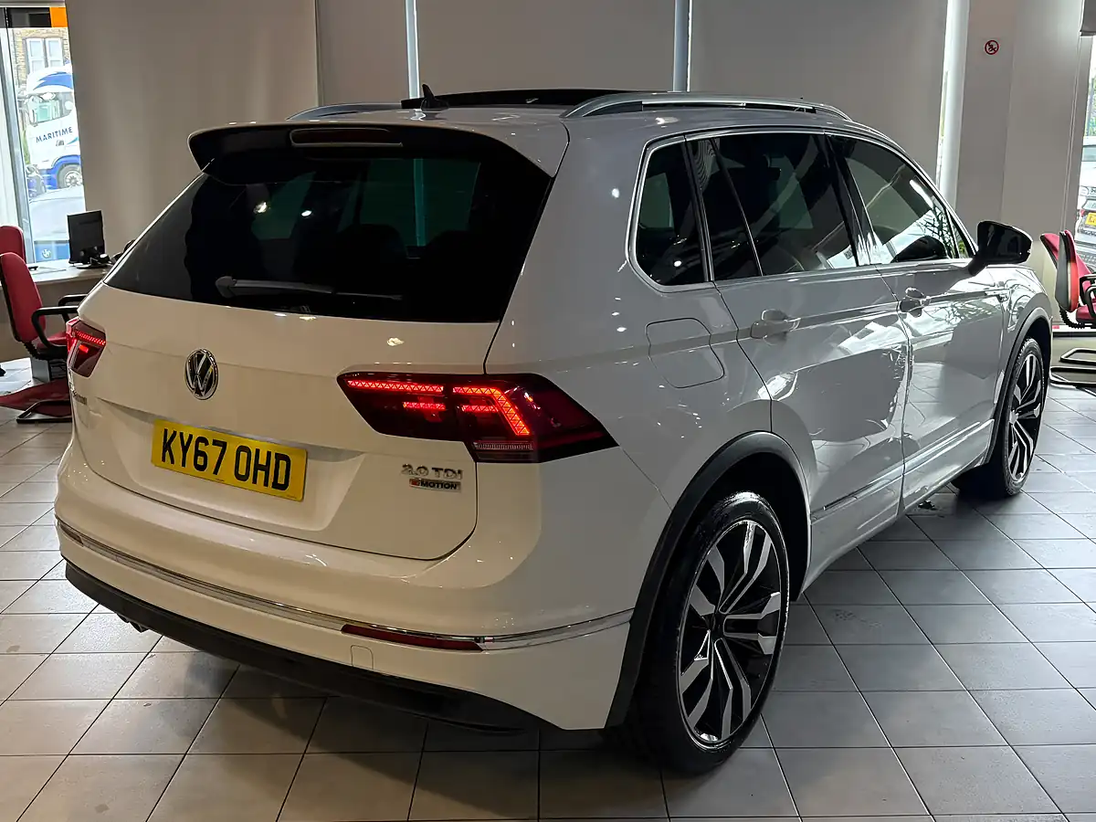 Used 2017 Volkswagen Tiguan R-Line White - Interior and Exterior details 12