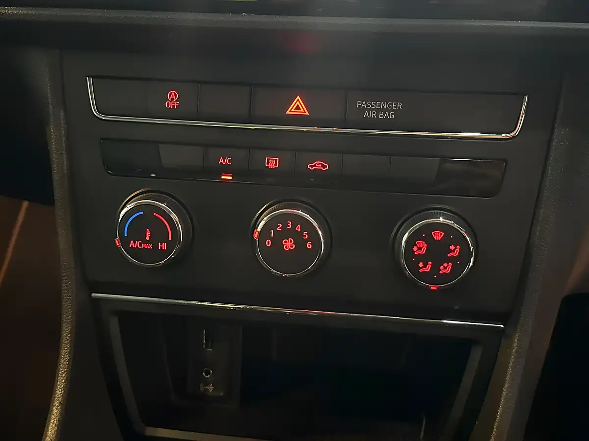 Used 2017 Volkswagen Tiguan R-Line White - Interior and Exterior details 18