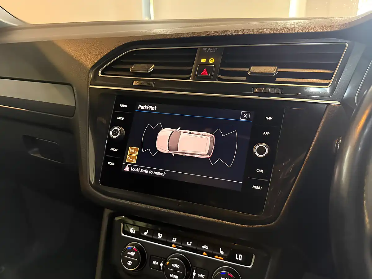 Used 2017 Volkswagen Tiguan R-Line White - Interior and Exterior details 19