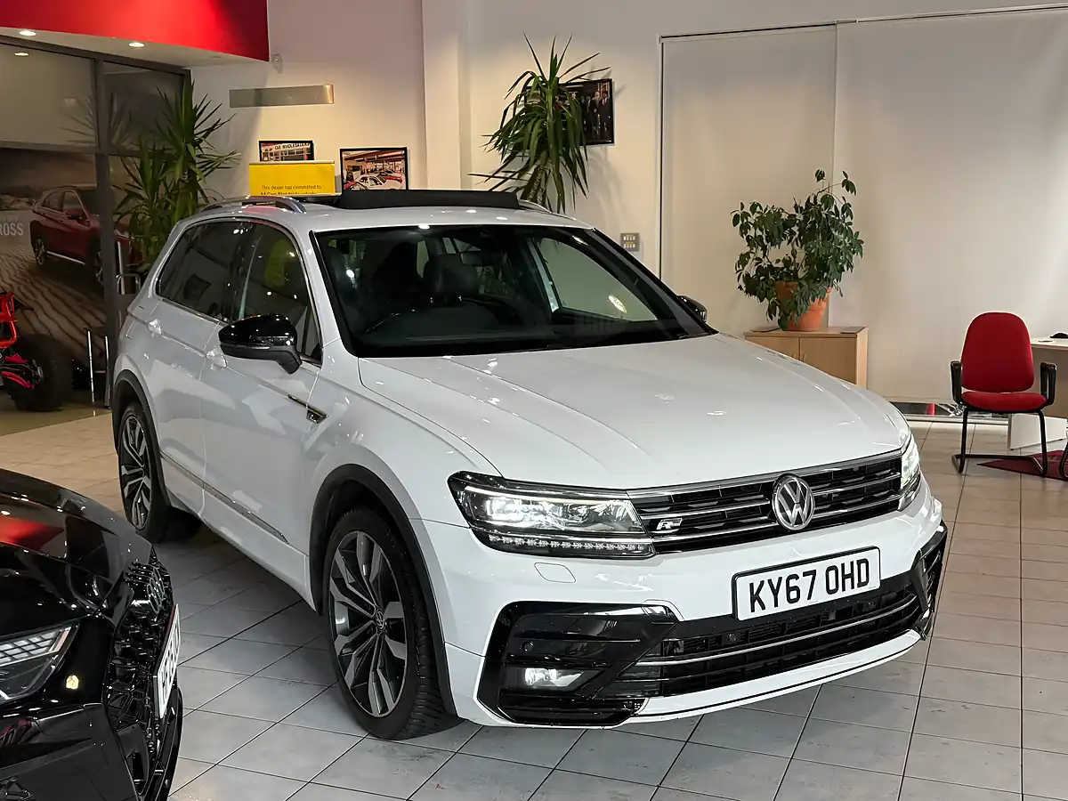 Used 2017 Volkswagen Tiguan R-Line White - Interior and Exterior details 2