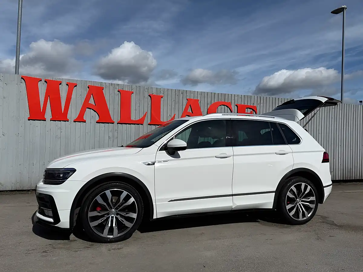 Used 2017 Volkswagen Tiguan R-Line White - Interior and Exterior details 10