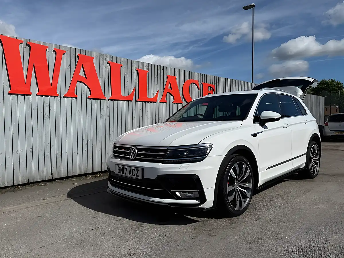 Used 2017 Volkswagen Tiguan R-Line White - Interior and Exterior details 11