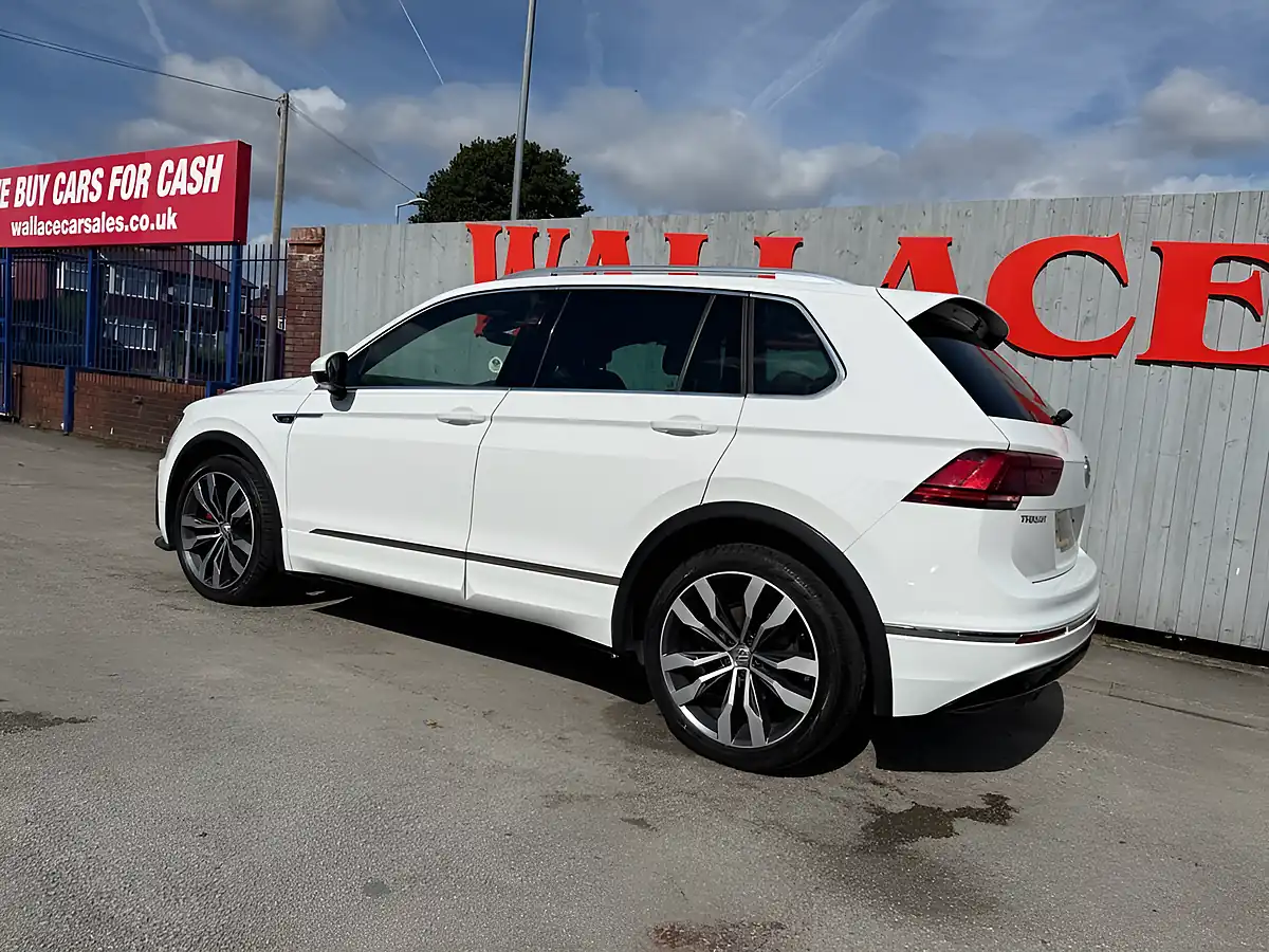 Used 2017 Volkswagen Tiguan R-Line White - Interior and Exterior details 16