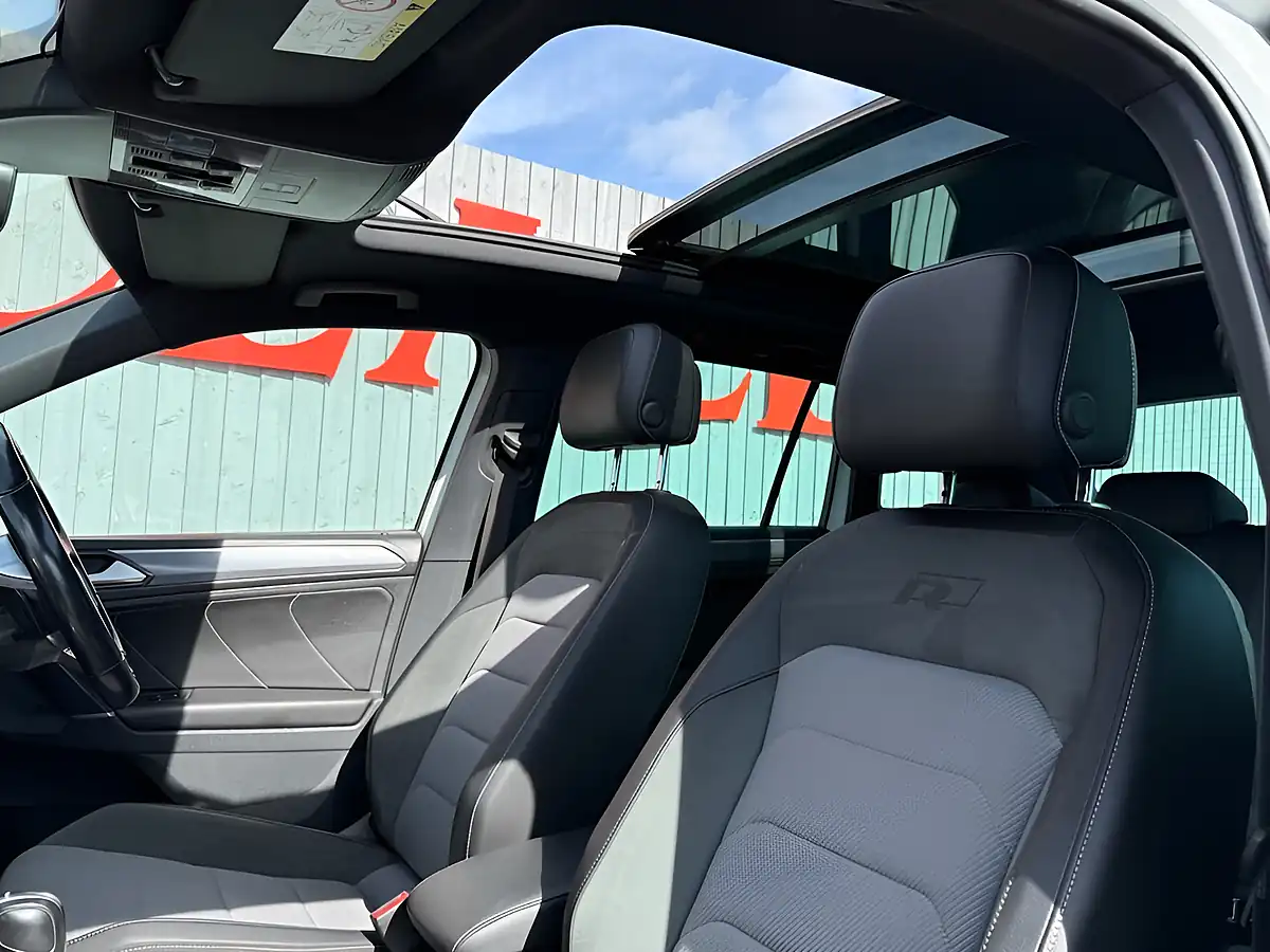 Used 2017 Volkswagen Tiguan R-Line White - Interior and Exterior details 3