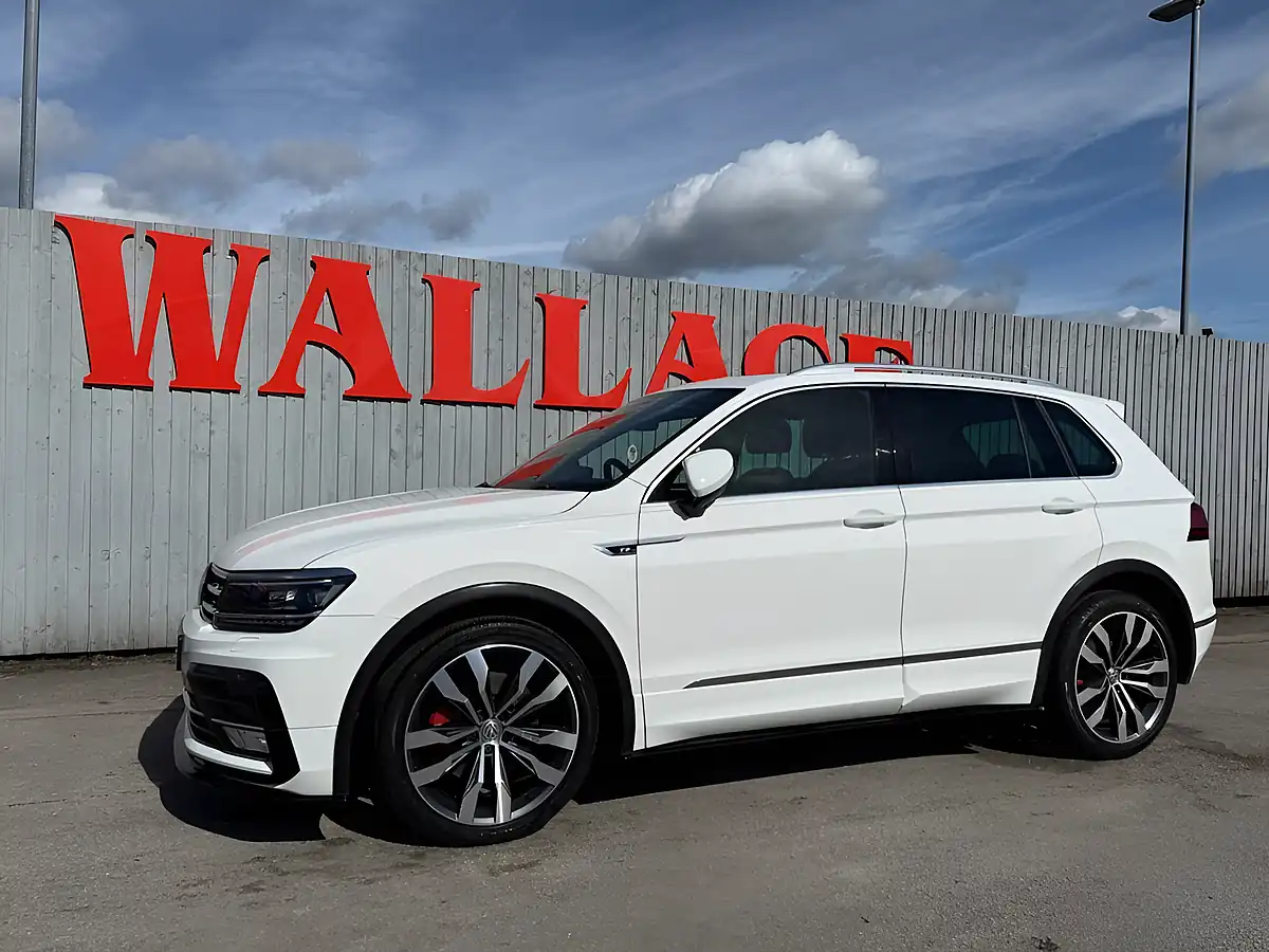 Used 2017 Volkswagen Tiguan R-Line White - Interior and Exterior details 5