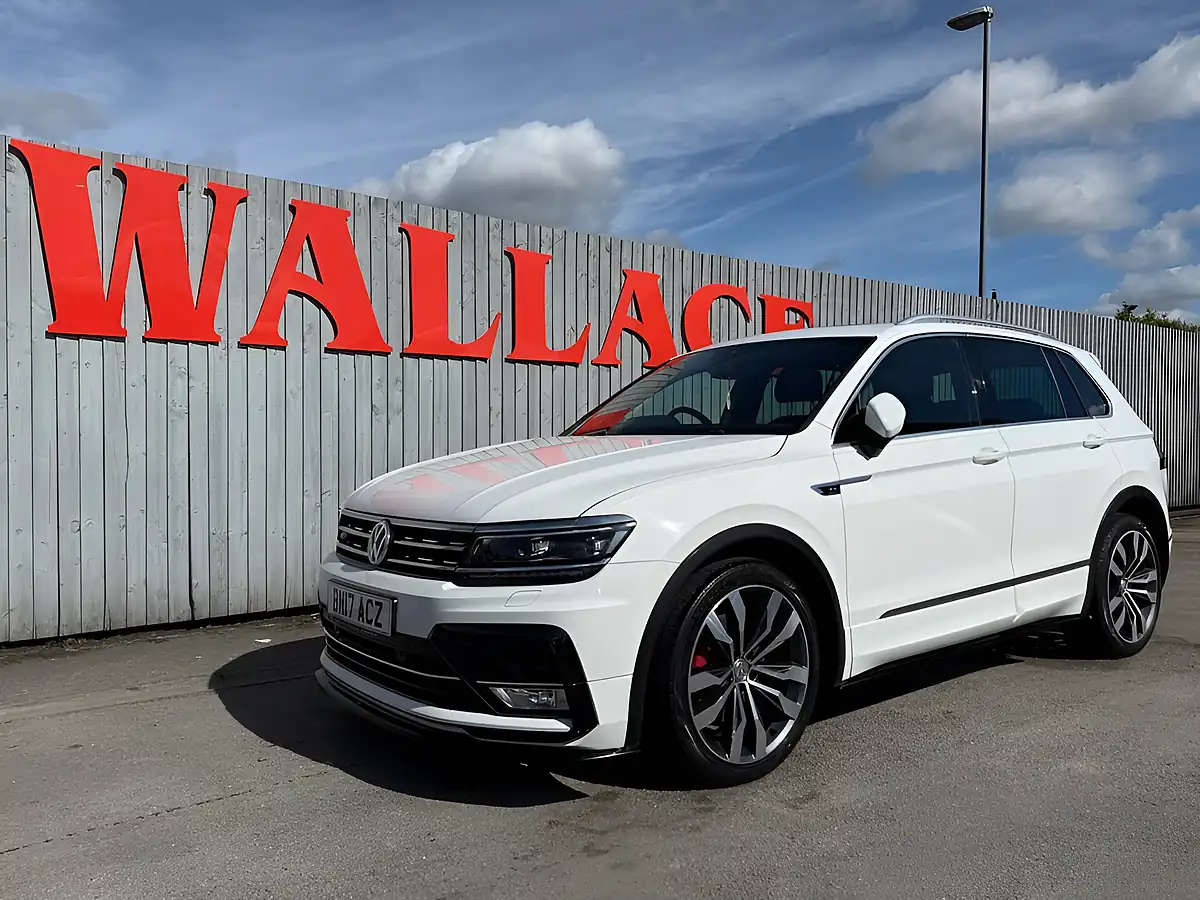 Used 2017 Volkswagen Tiguan R-Line White - Interior and Exterior details 8
