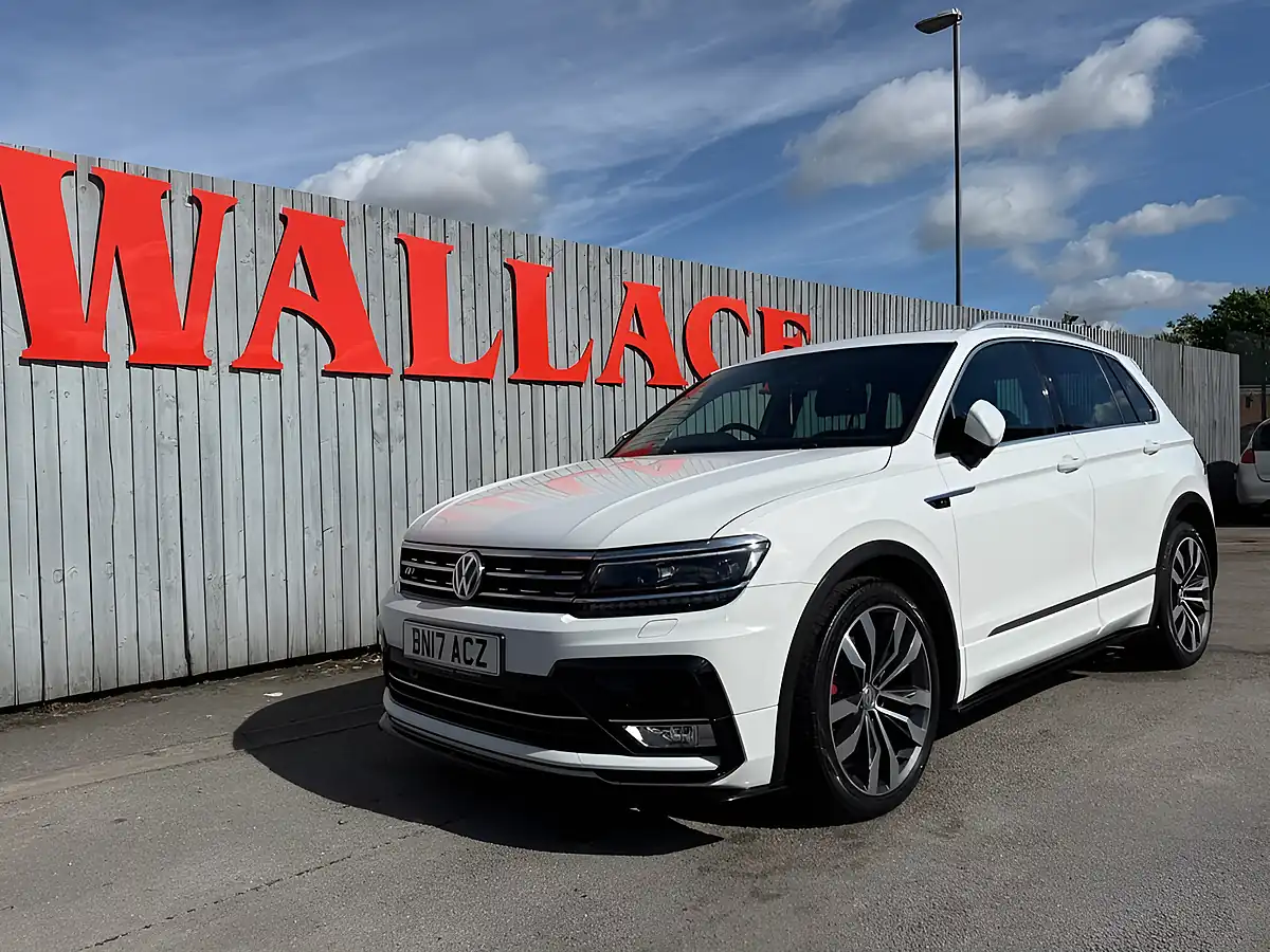 Used 2017 Volkswagen Tiguan R-Line White - Interior and Exterior details 9