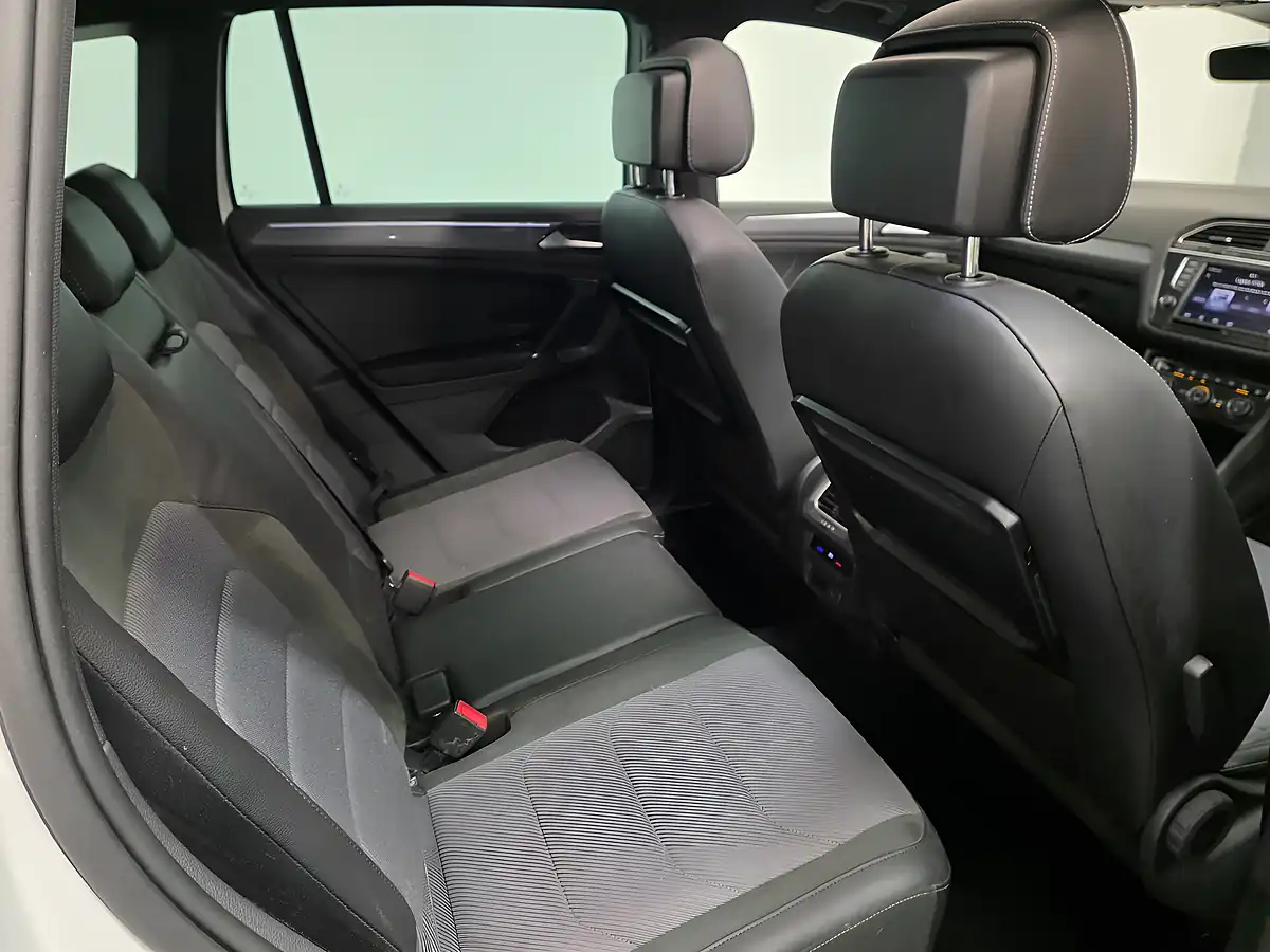 Used 2017 Volkswagen Tiguan R-Line White - Interior and Exterior details 10