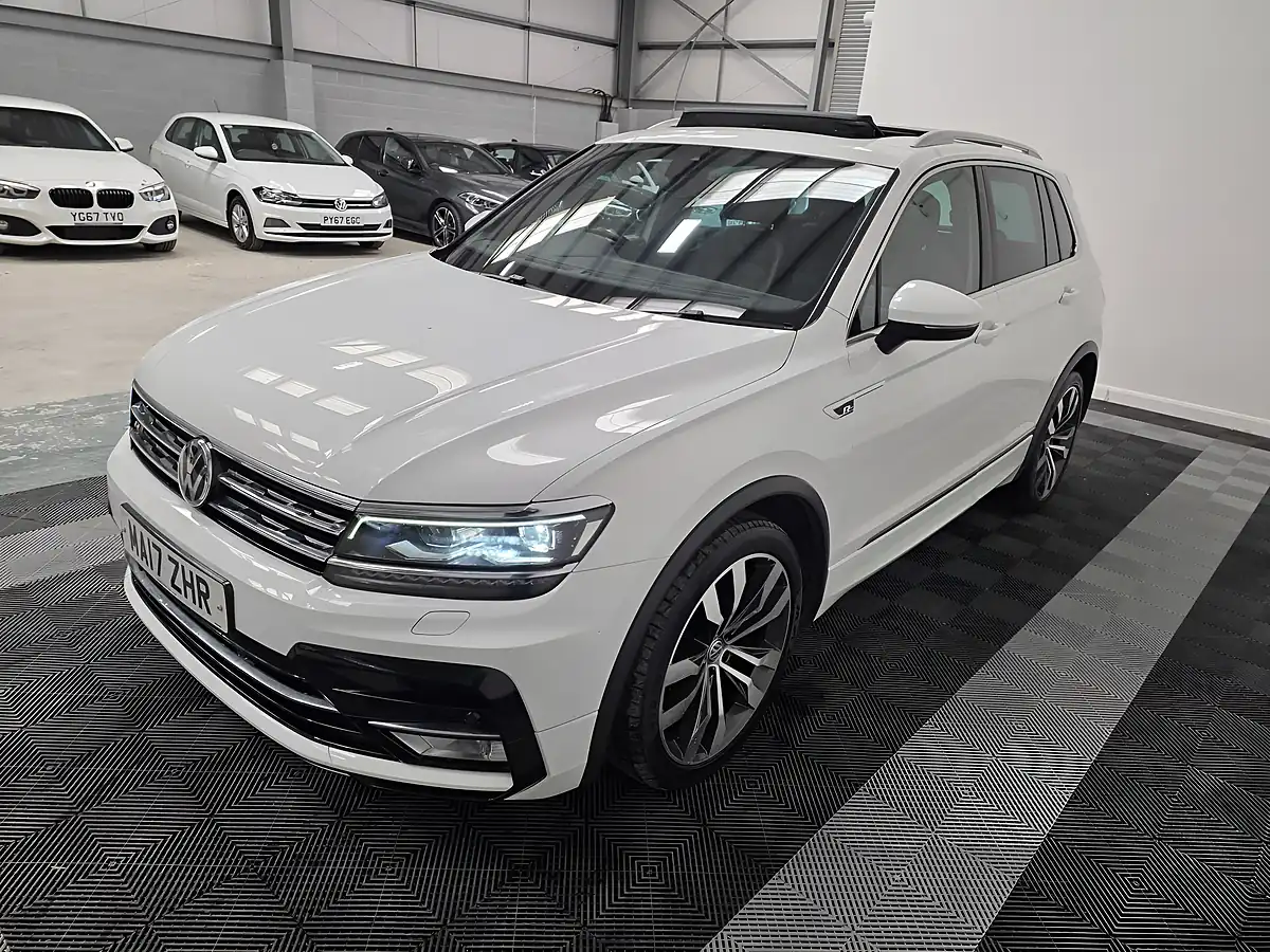 Used 2017 Volkswagen Tiguan R-Line White - Interior and Exterior details 3