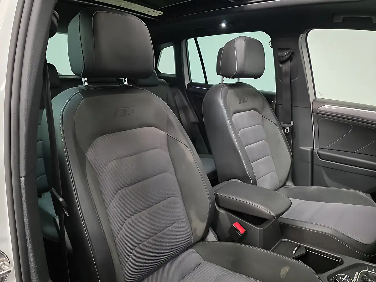Used 2017 Volkswagen Tiguan R-Line White - Interior and Exterior details 9