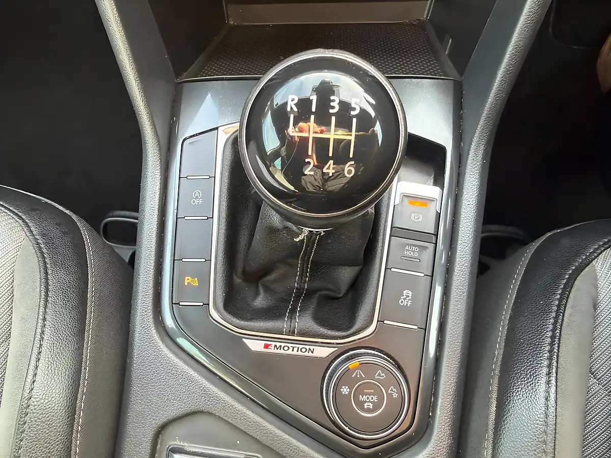 Used 2017 Volkswagen Tiguan R-Line White - Interior and Exterior details 11