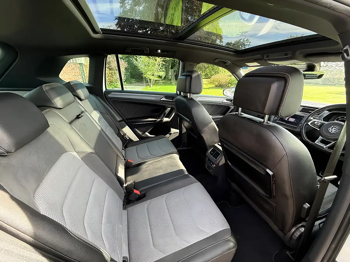 Used 2017 Volkswagen Tiguan R-Line White - Interior and Exterior details 14