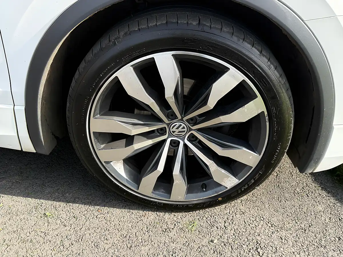 Used 2017 Volkswagen Tiguan R-Line White - Interior and Exterior details 17